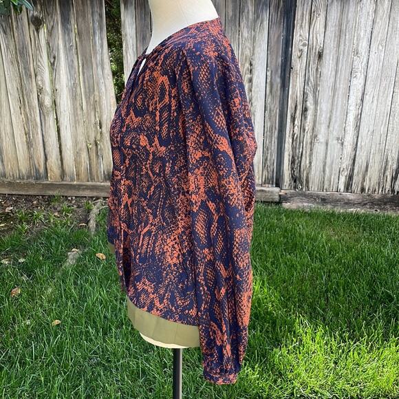 CAbi Snakeskin Print Orange Blue Wrap Long Sleeve Top  Women's Size Medium - Picture 8 of 9